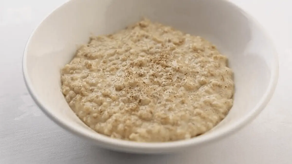 Can Dogs Eat Oatmeal - Is it Safe For Them?