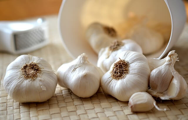 garlic on table