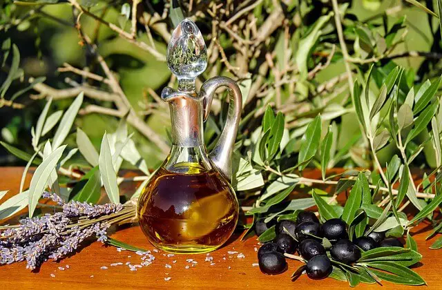 aceite de oliva por fuera