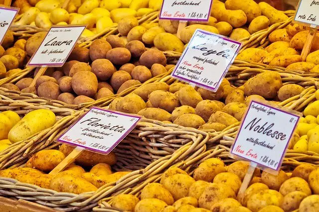 potatoes on shelf