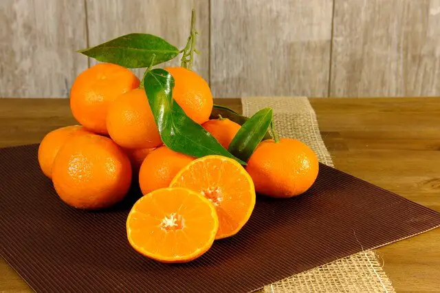 sliced clementines